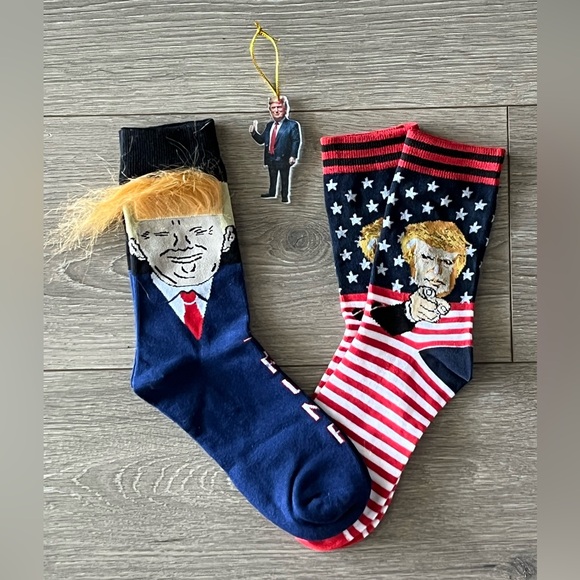 NWOT Unbranded 2 Pair of Funny Trump Socks and Trump Ornament - Picture 1 of 5
